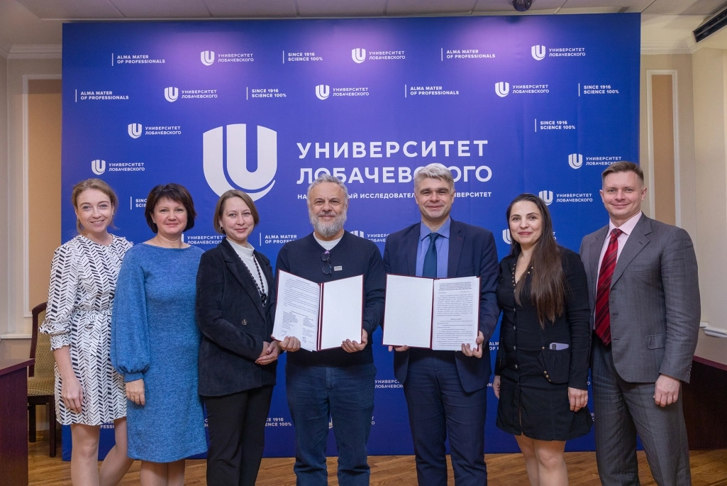 Школа 800 подписала соглашение о сотрудничестве с Университетом Лобачевского