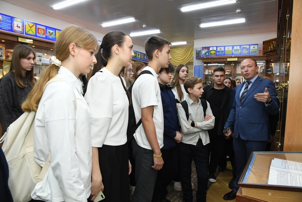 Также ученики узнали, что в Нижегородском законодательном собрании установлена самая современная система для голосования в России