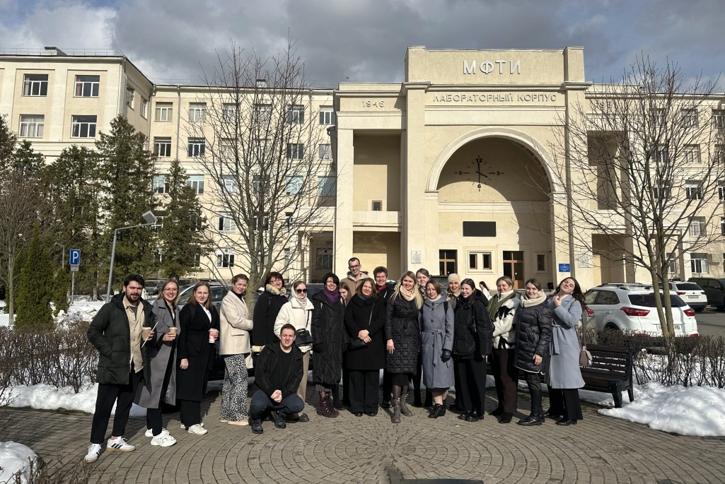 Каникулы с пользой: педагоги Школы 800 прошли стажировку в Физтех-лицее