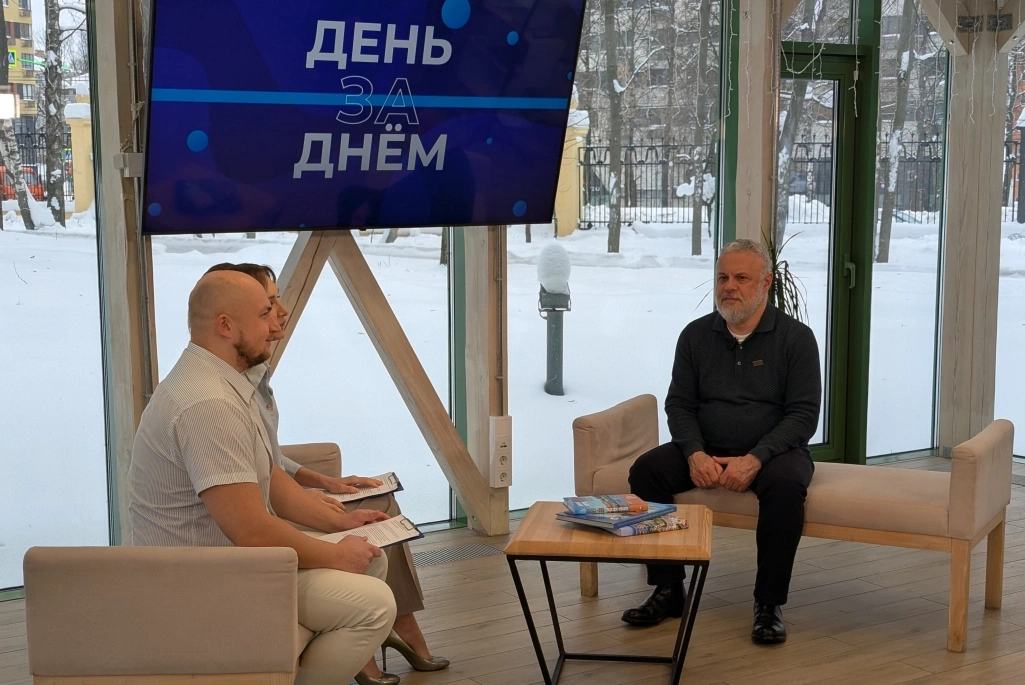 «День за днём» на ТК «Волга»: Марк Сартан о приёмной кампании в Школу 800